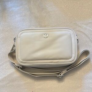 Lululemon Athletica Cream Crossbody Bag with Adjustable Strap
